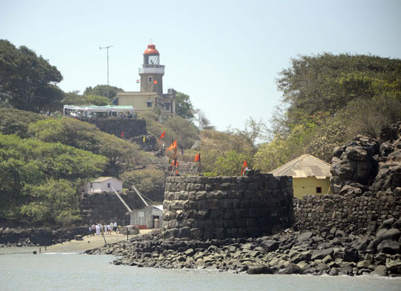 khanderi fort